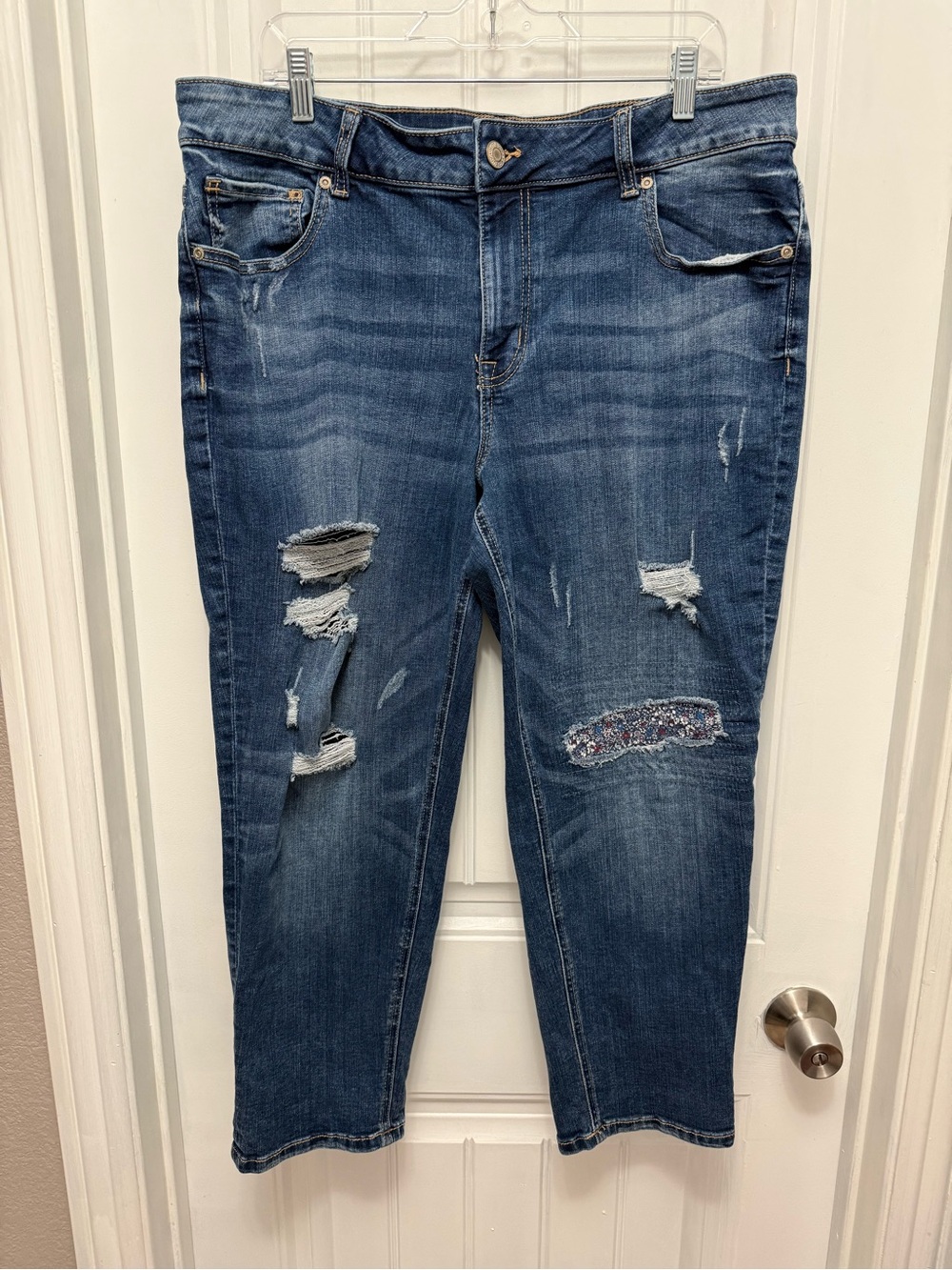 Maurices Size 18W Med Wash Distressed High Rise Womens Blue Jeans (49-4)